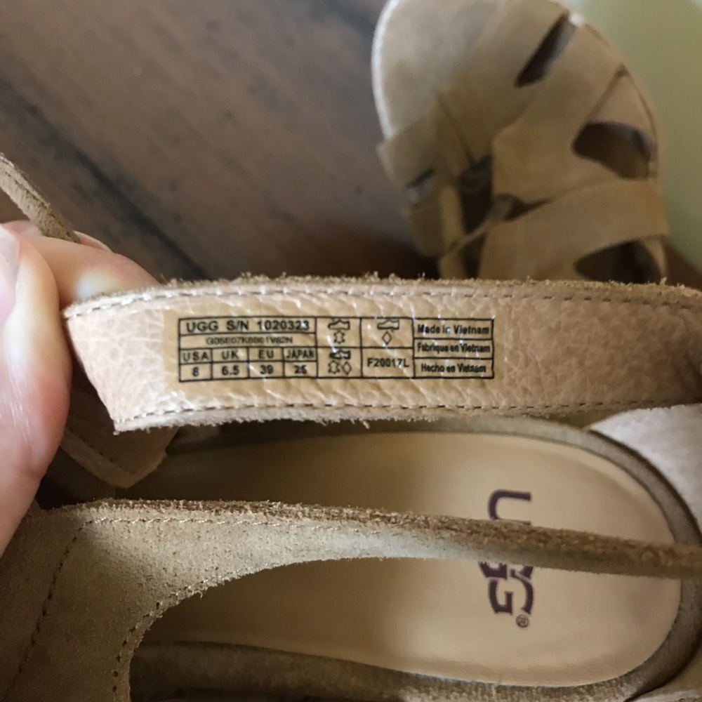 NWOT Ugg Harris tan suede chunky heel - Picture 5 of 7